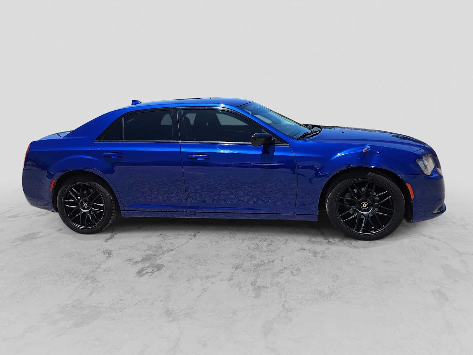 Thumbnail: 2019 Chrysler 300 - 9