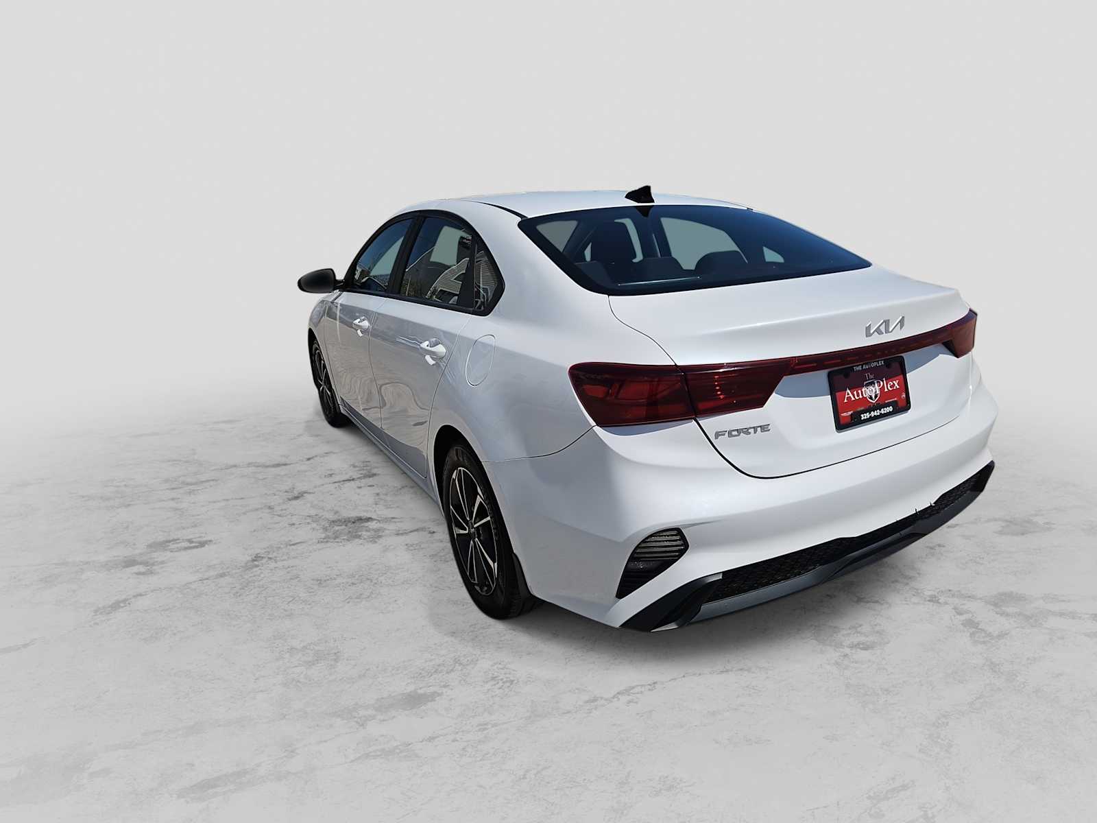 Thumbnail: 2022 Kia Forte - 6