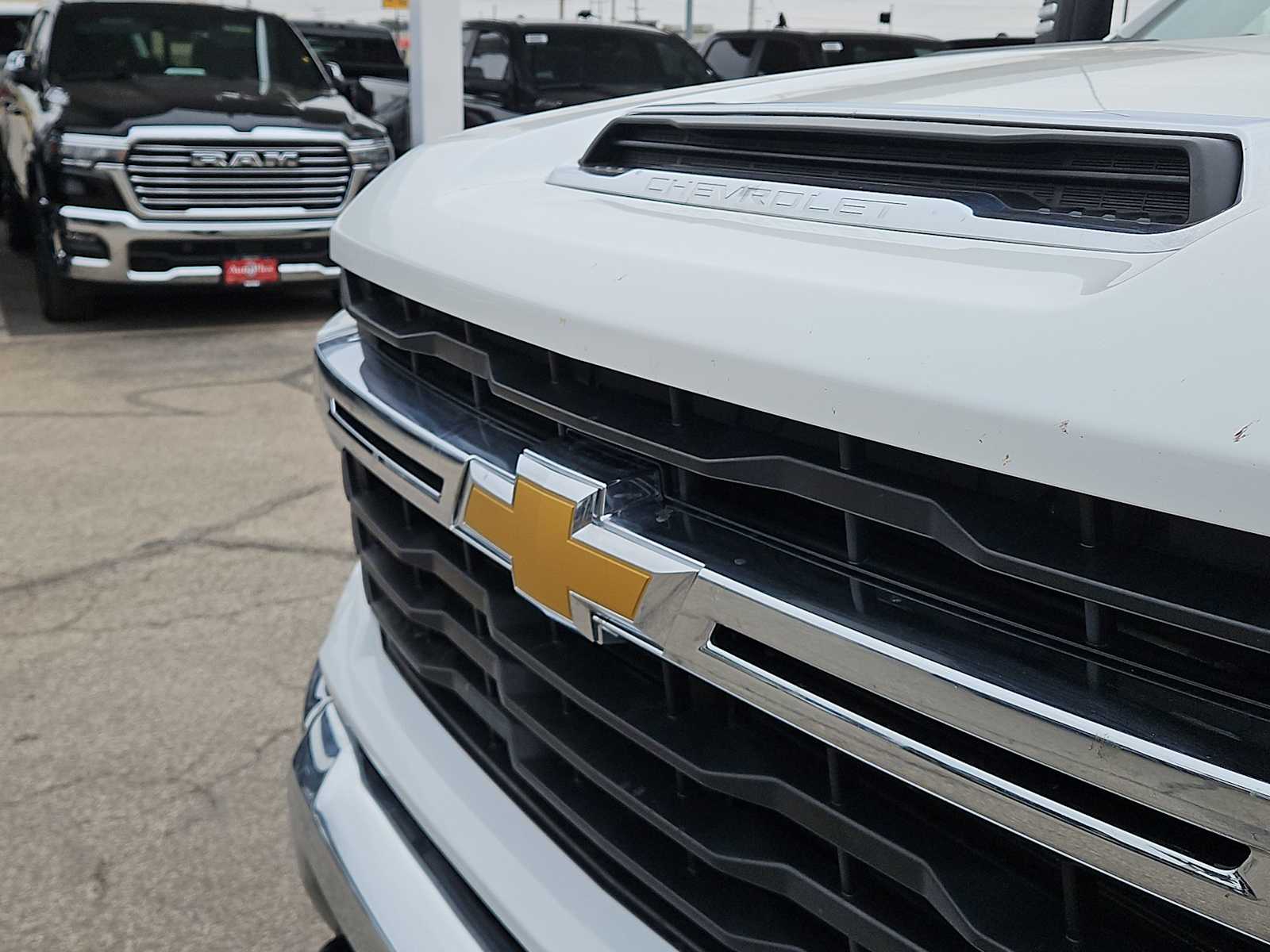 Thumbnail: 2024 Chevrolet Silverado 2500 - 13