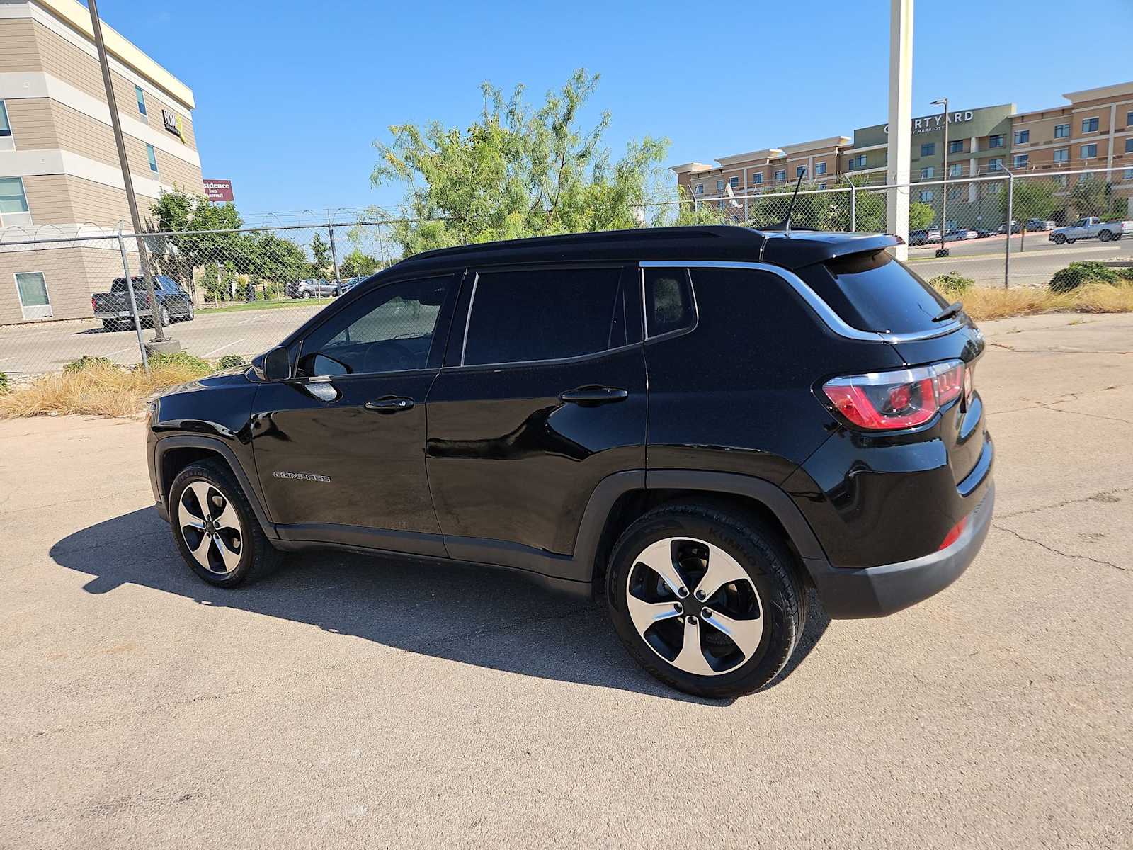 Thumbnail: 2018 Jeep Compass - 11