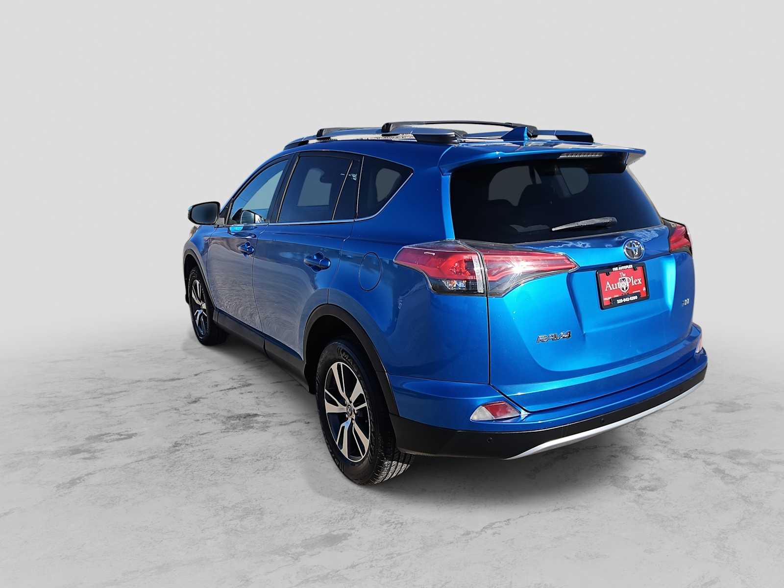 Thumbnail: 2016 Toyota RAV4 - 6