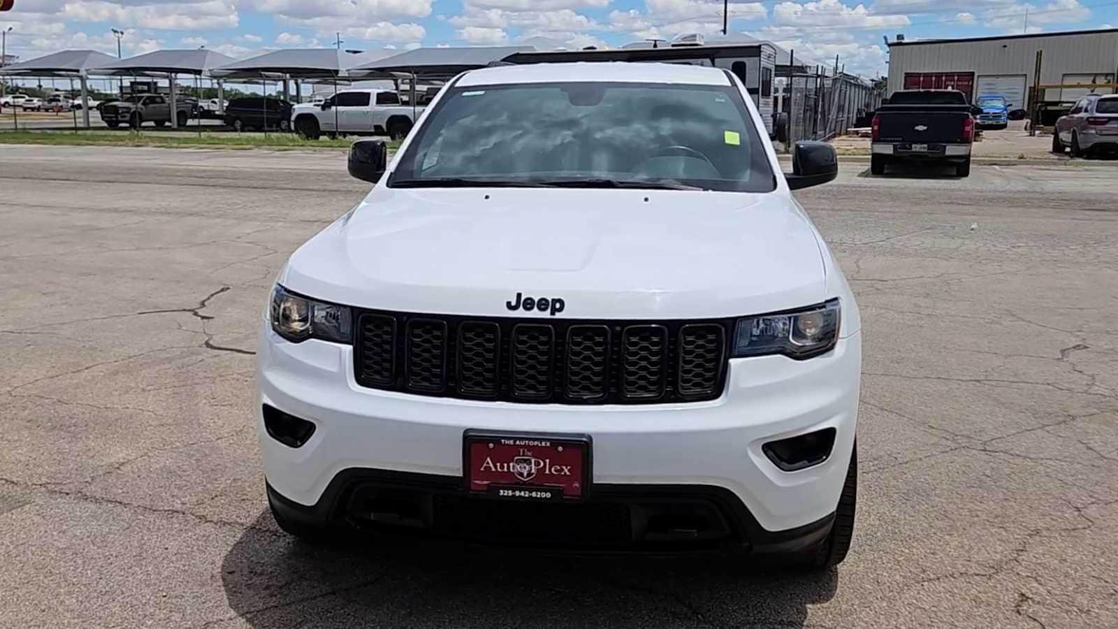 Thumbnail: 2020 Jeep Grand Cherokee - 3