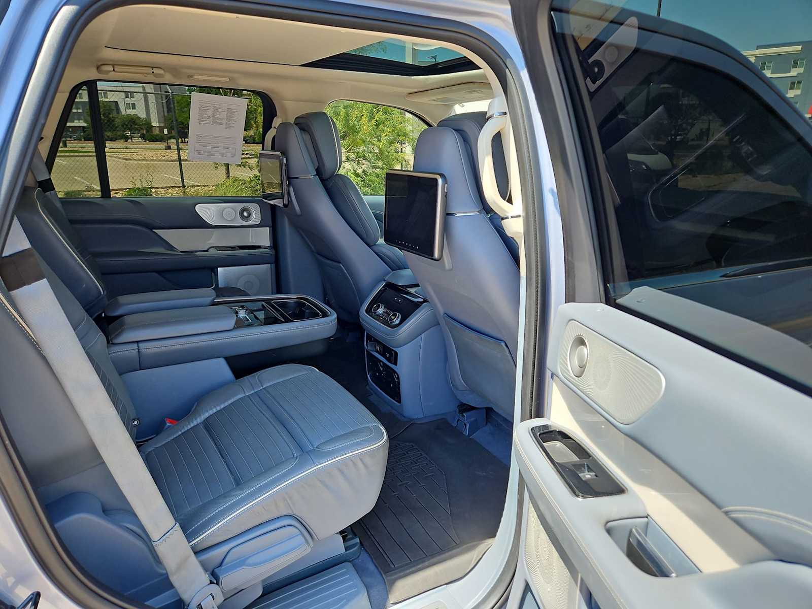 Thumbnail: 2019 Lincoln Navigator L - 20
