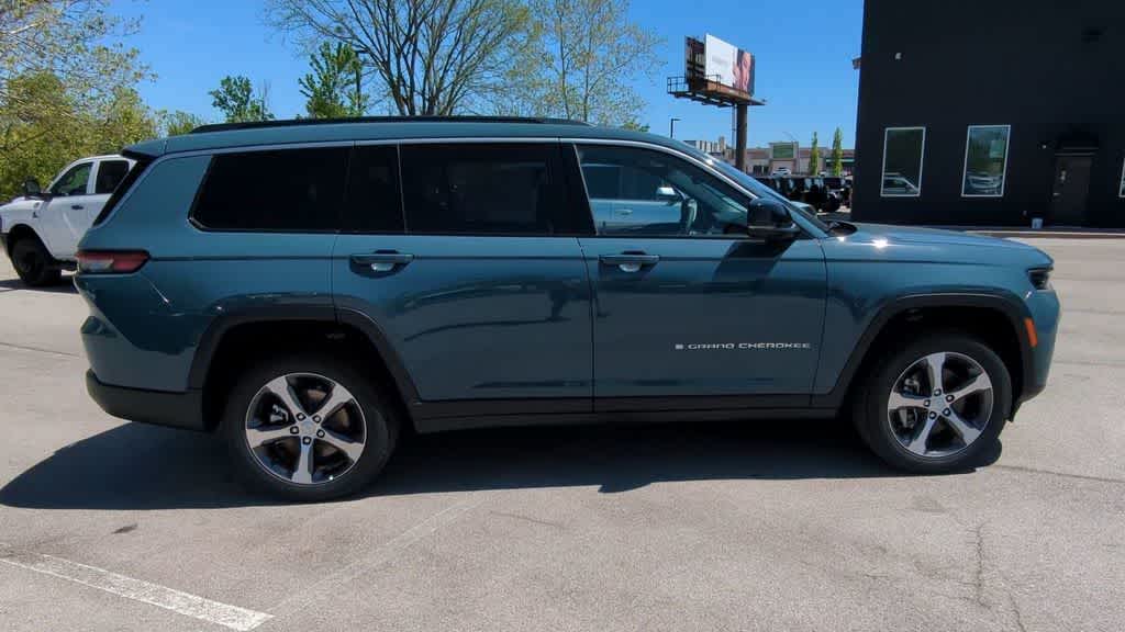 Thumbnail: 2026 Jeep Grand Cherokee L - 9