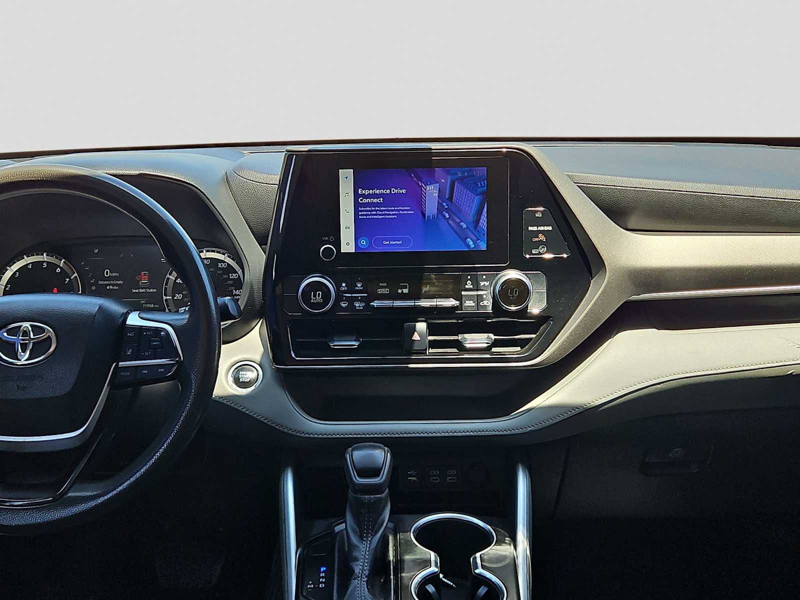 Thumbnail: 2023 Toyota Highlander - 14