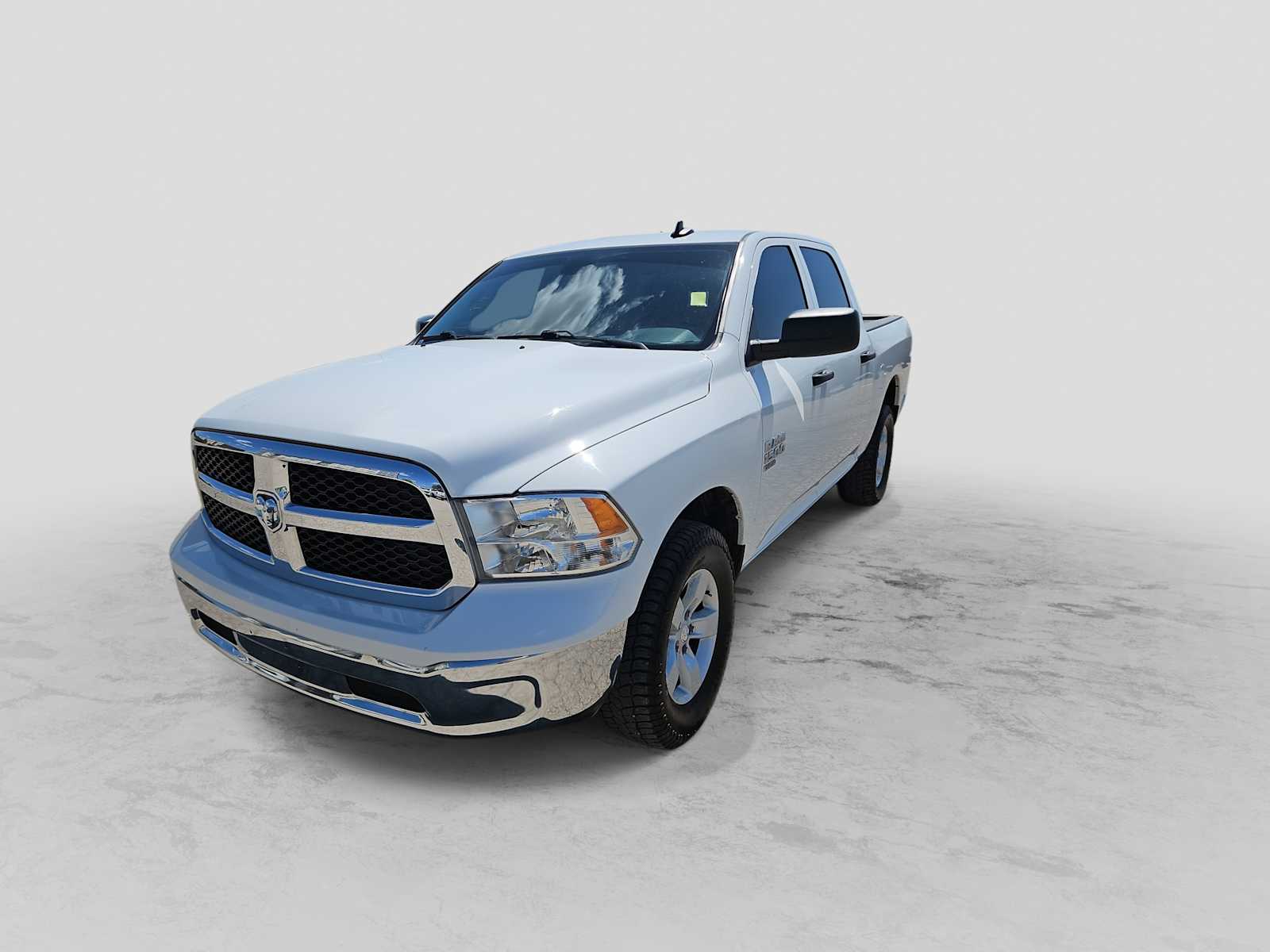 Thumbnail: 2023 RAM 1500 Classic - 4