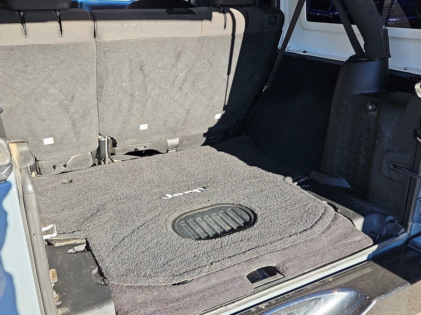 Thumbnail: 2015 Jeep Wrangler - 23