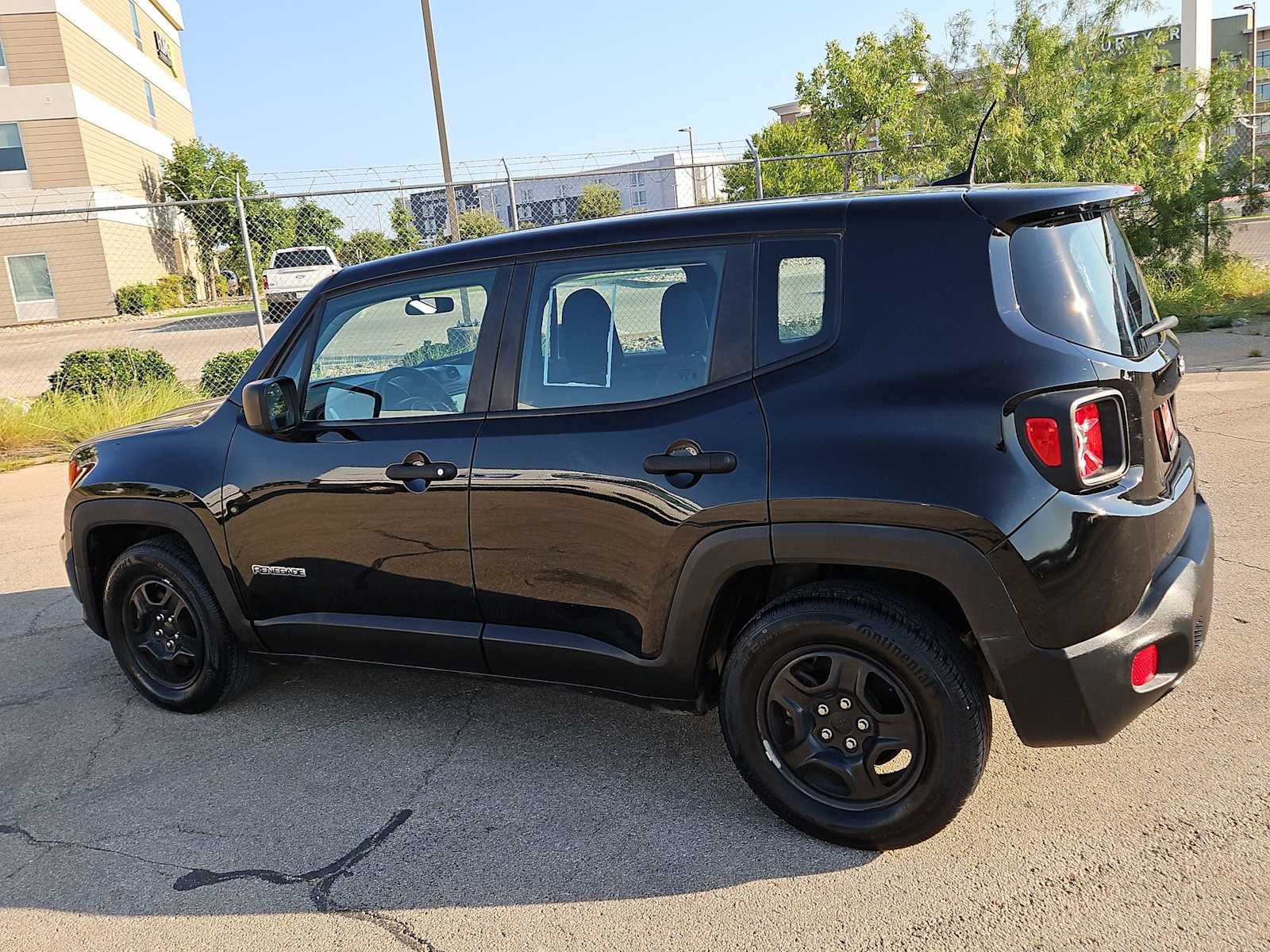 Thumbnail: 2020 Jeep Renegade - 11