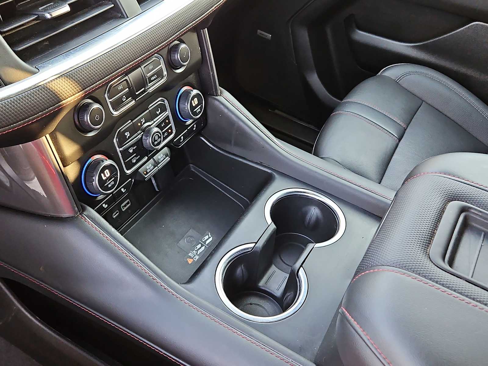 Thumbnail: 2023 Chevrolet Suburban - 20