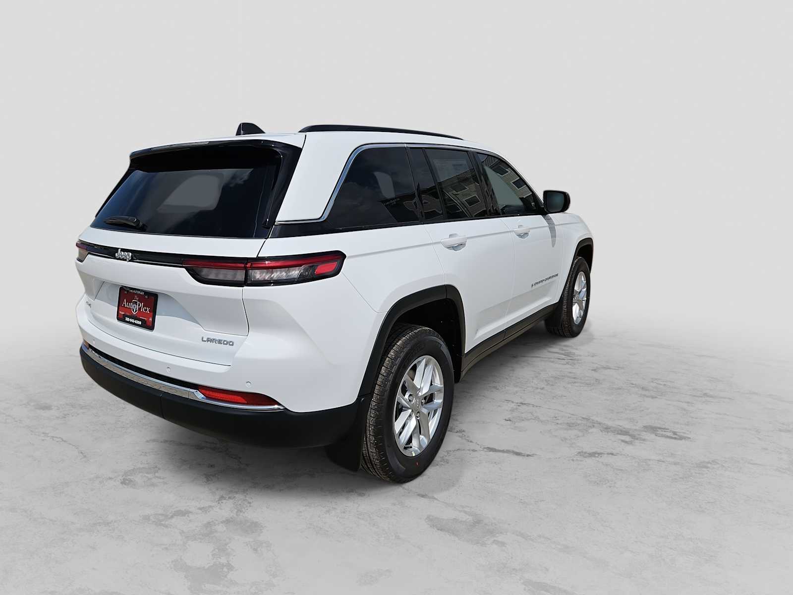 Thumbnail: 2026 Jeep Grand Cherokee - 8