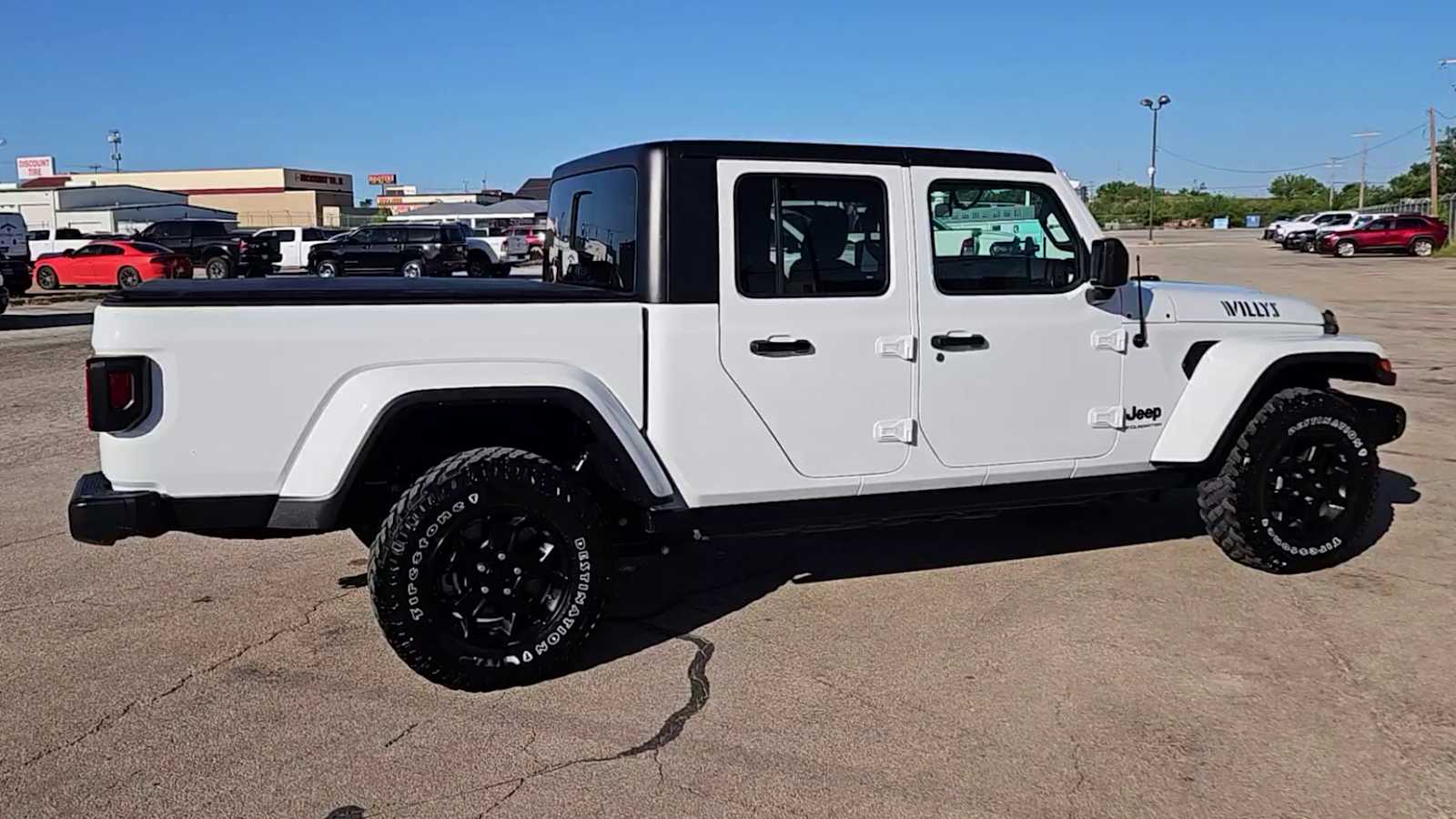 Thumbnail: 2023 Jeep Gladiator - 8