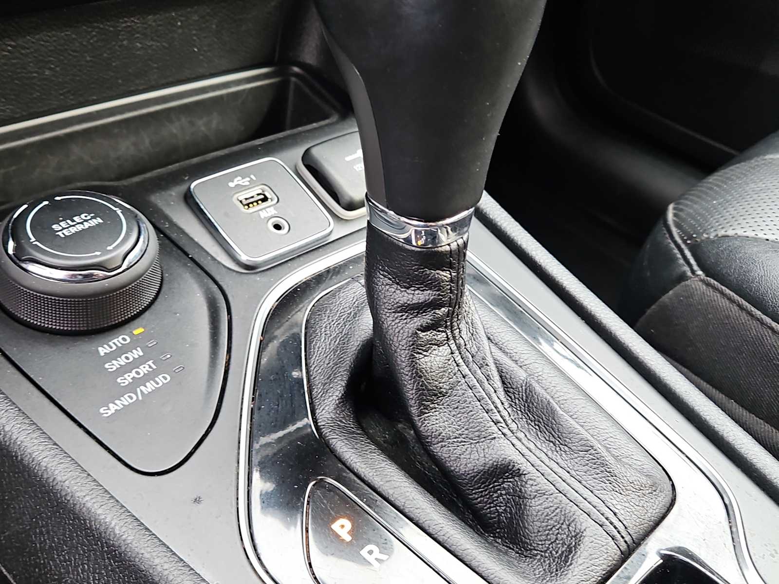 Thumbnail: 2023 Jeep Cherokee - 21