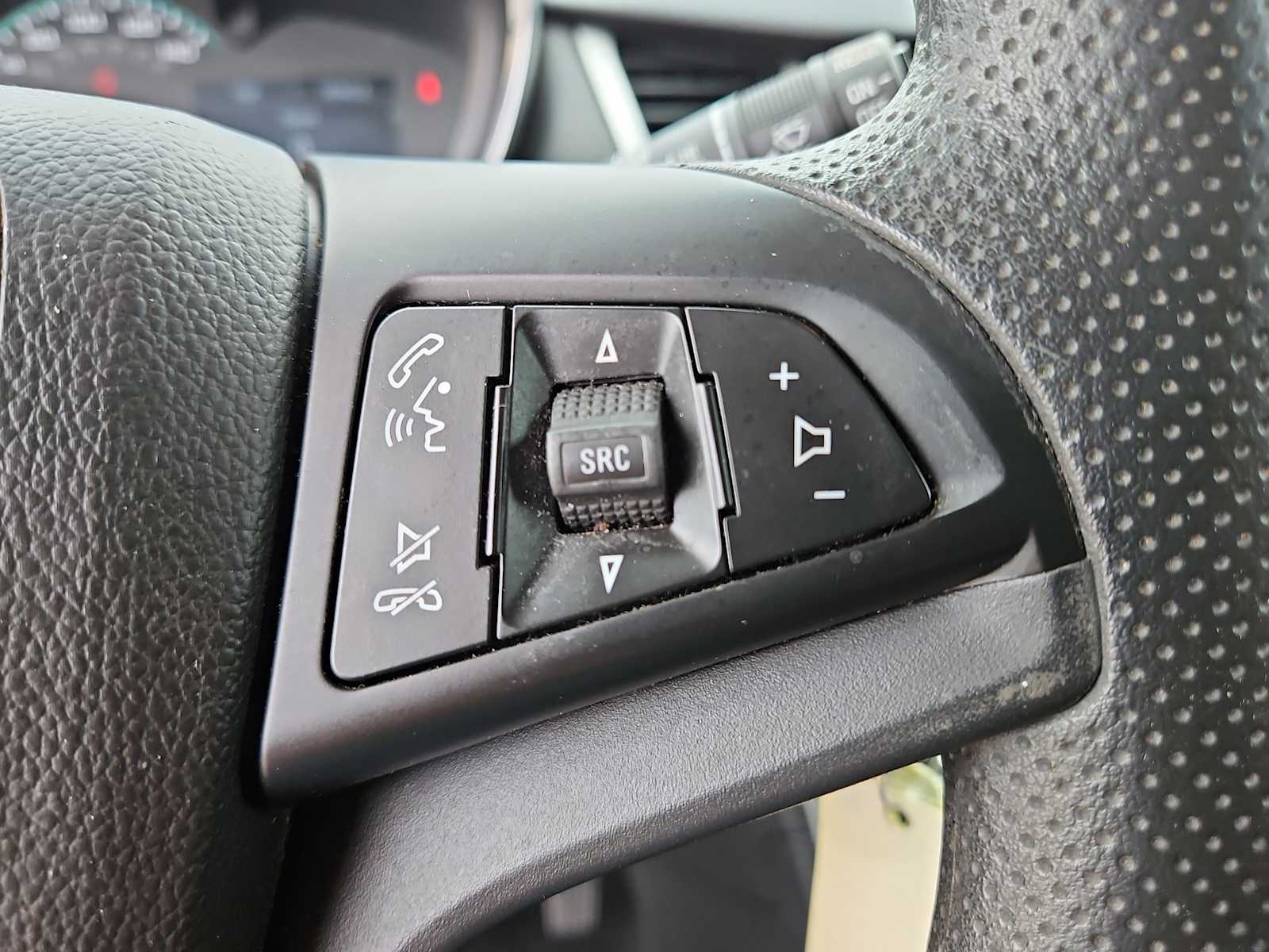 Thumbnail: 2021 Chevrolet Trax - 28