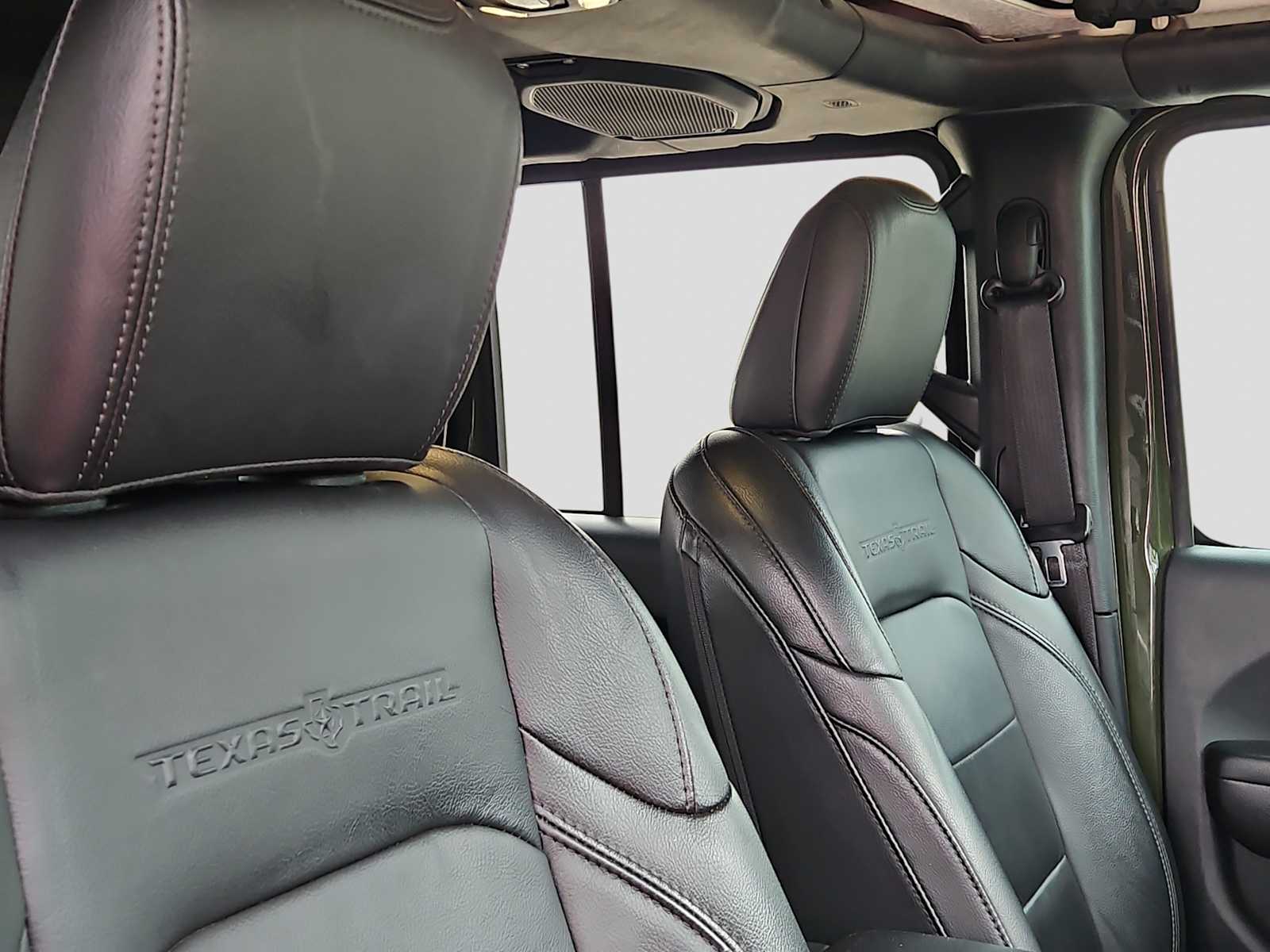 Thumbnail: 2021 Jeep Gladiator - 18
