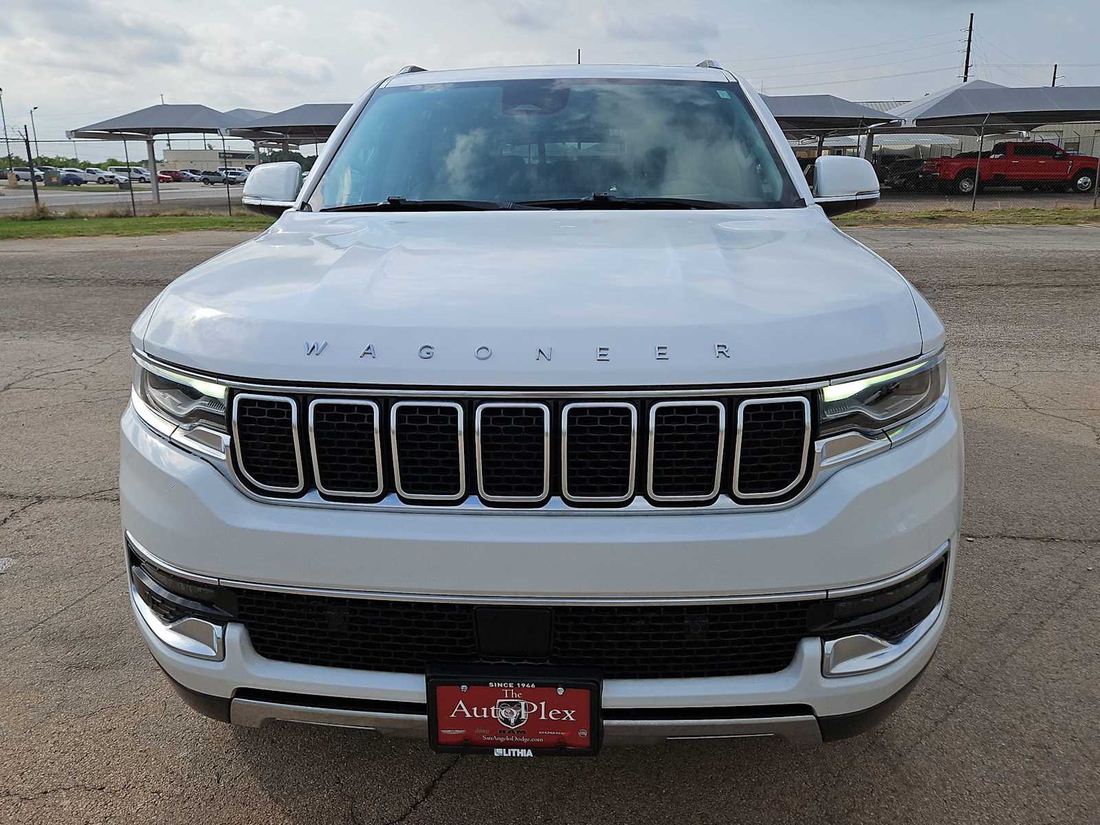 Thumbnail: 2022 Jeep Wagoneer - 14