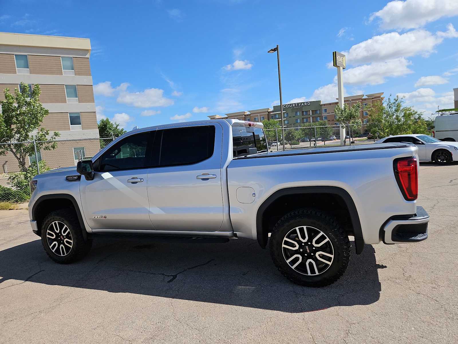 Thumbnail: 2022 GMC Sierra 1500 - 11