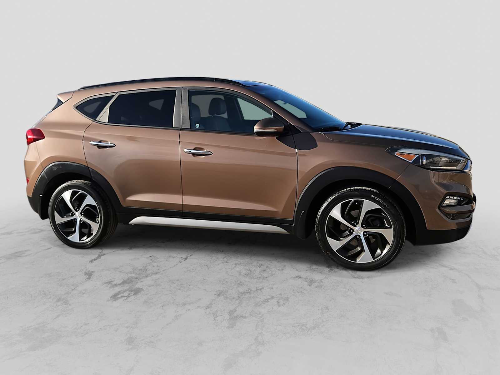 Thumbnail: 2017 Hyundai Tucson - 9
