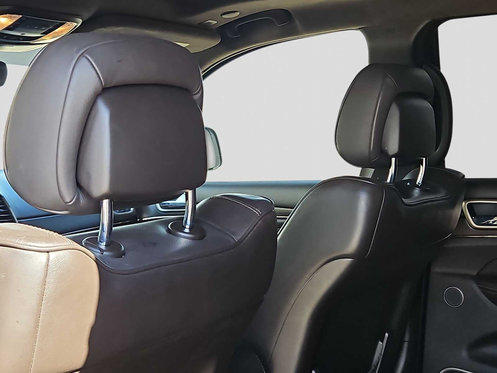 Thumbnail: 2017 Jeep Grand Cherokee - 16