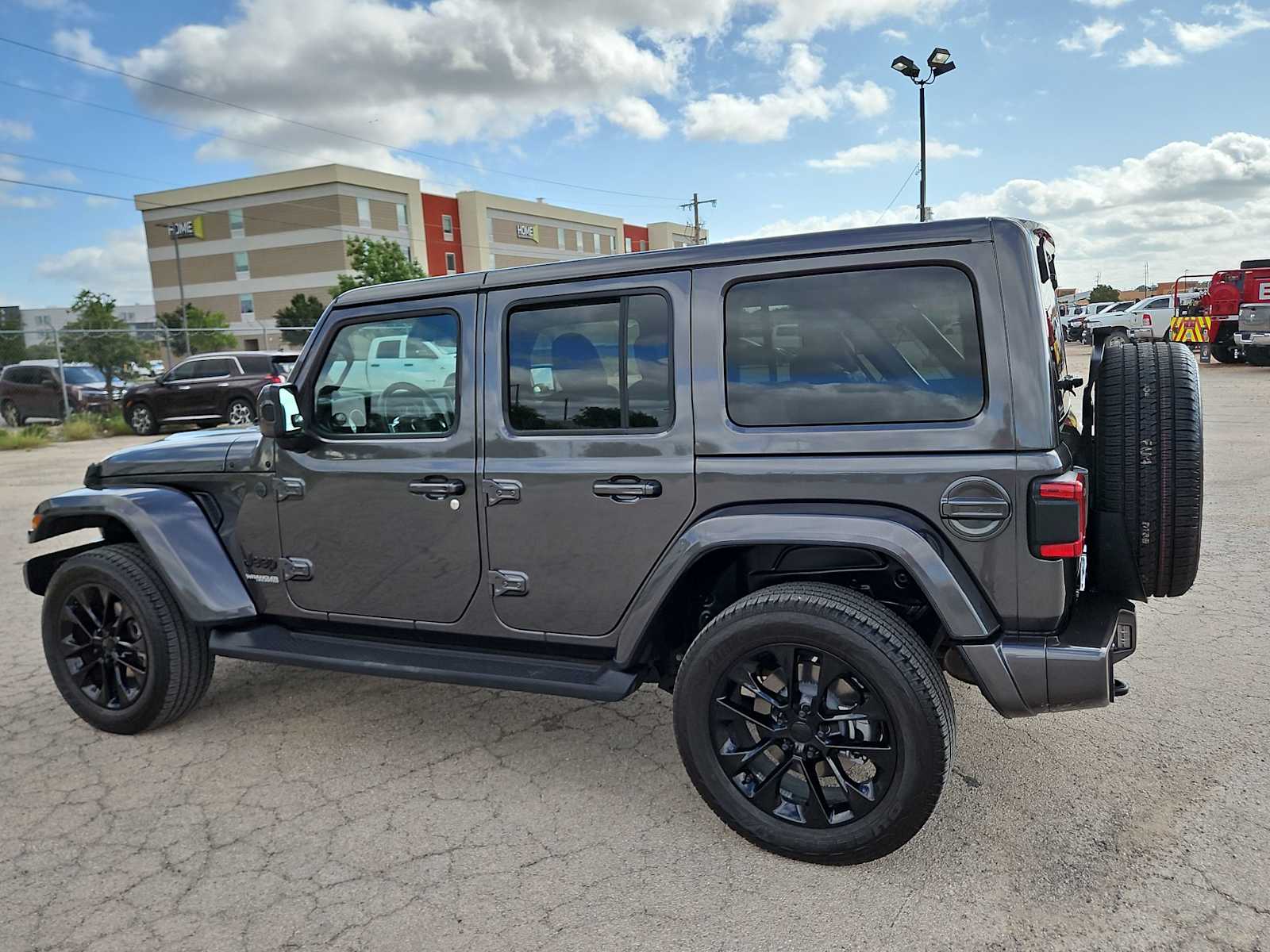 Thumbnail: 2021 Jeep Wrangler - 11
