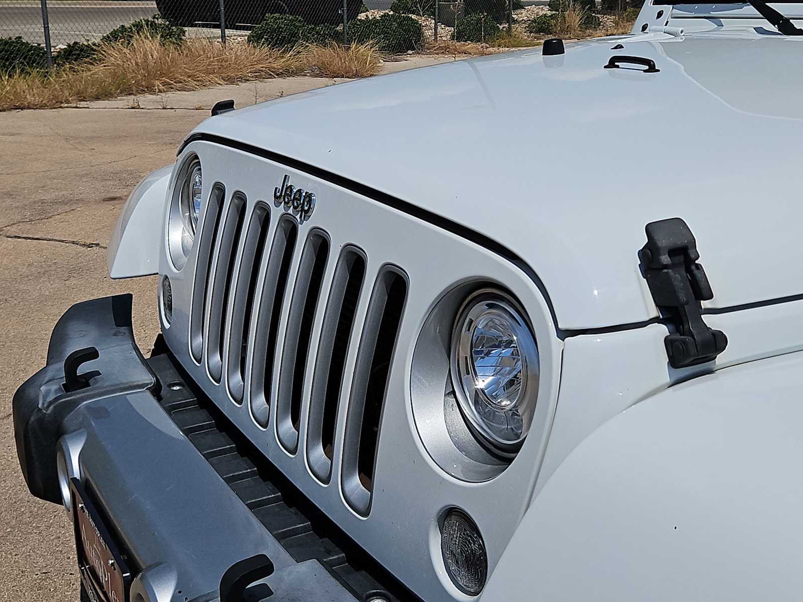 Thumbnail: 2018 Jeep Wrangler - 17