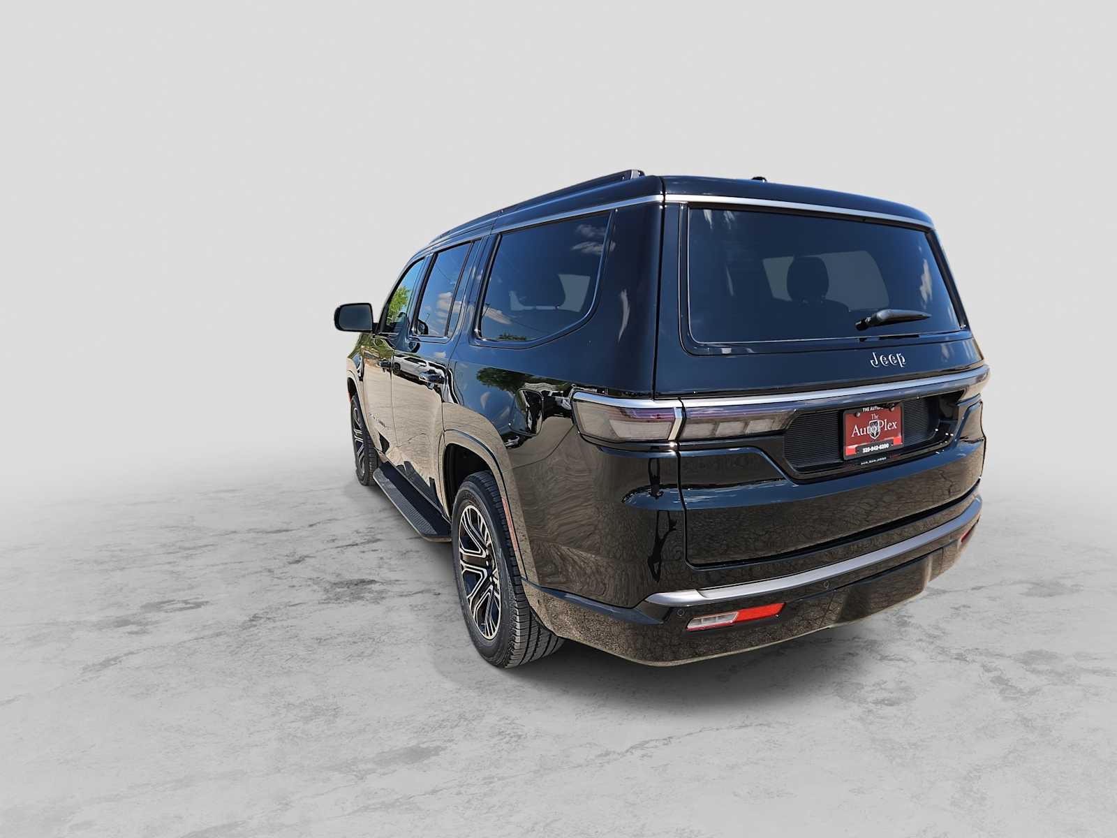 Thumbnail: 2026 Jeep Grand Wagoneer - 6