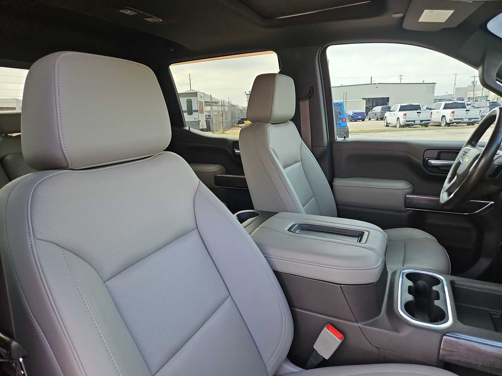 Thumbnail: 2021 Chevrolet Silverado 1500 - 21