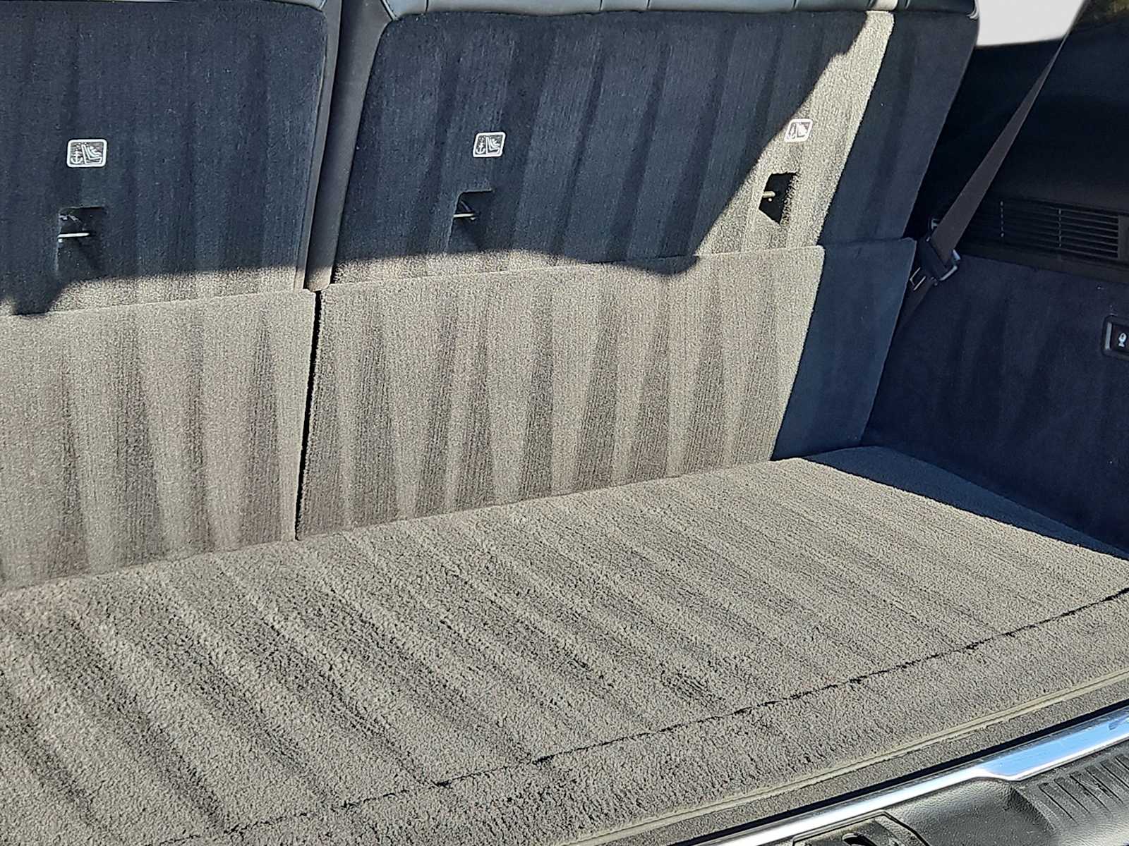 Thumbnail: 2022 Jeep Grand Wagoneer - 23