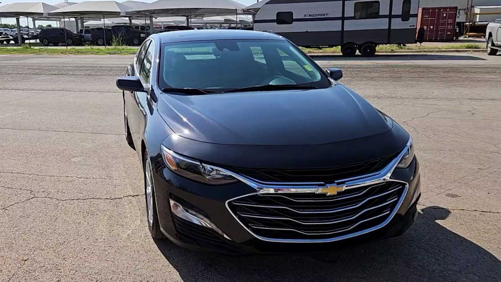 2023 Chevrolet Malibu 1LT photo 2
