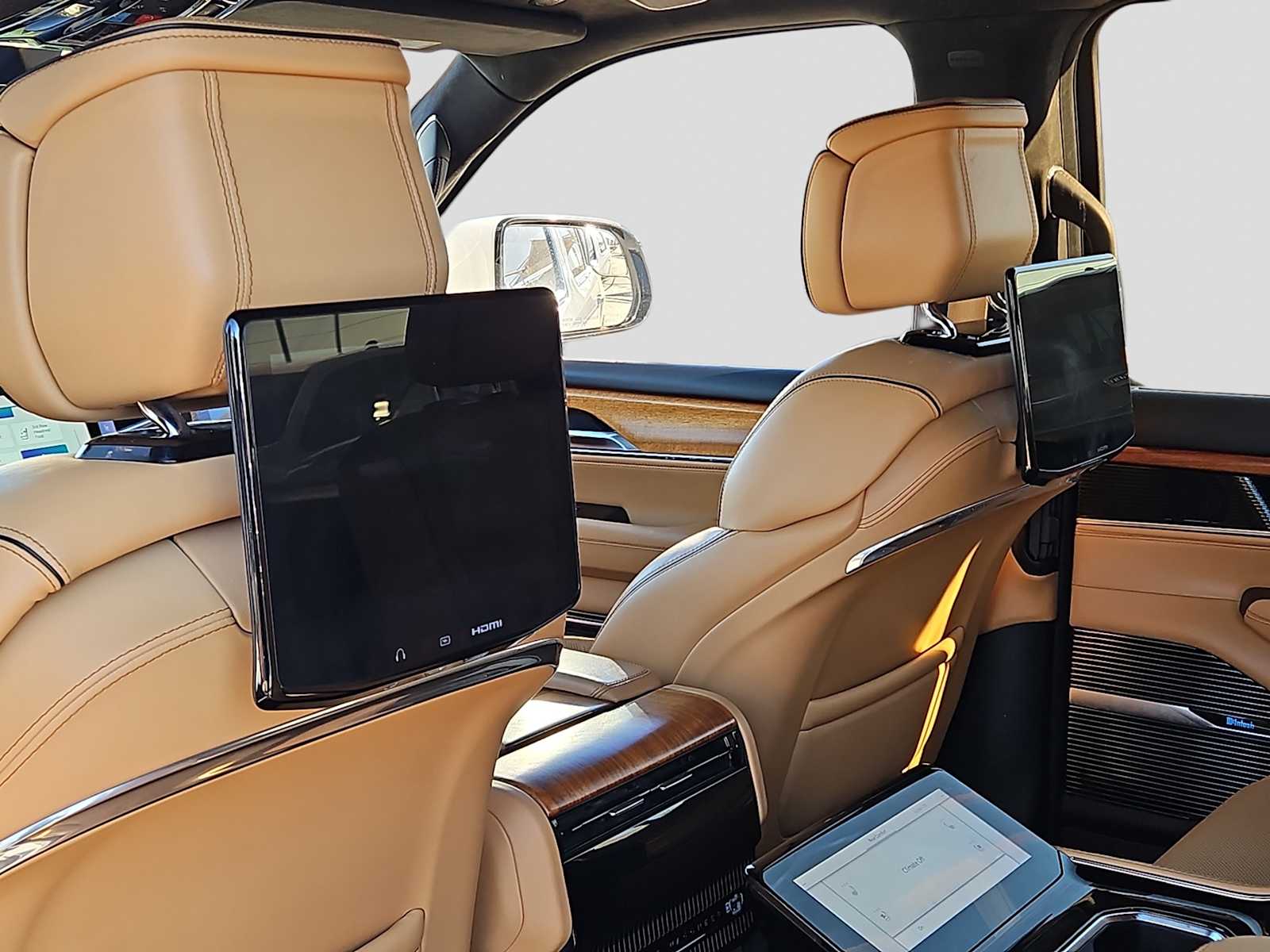 Thumbnail: 2022 Jeep Grand Wagoneer - 14