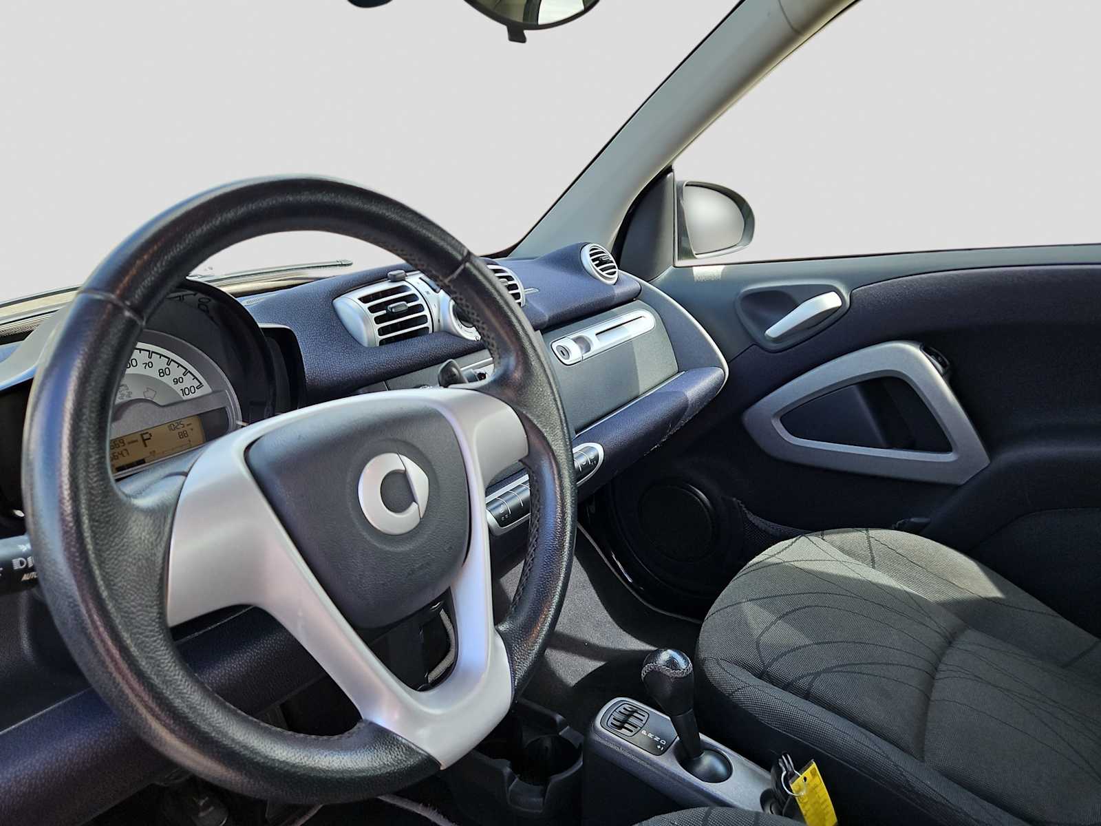 Thumbnail: 2012 smart fortwo - 10