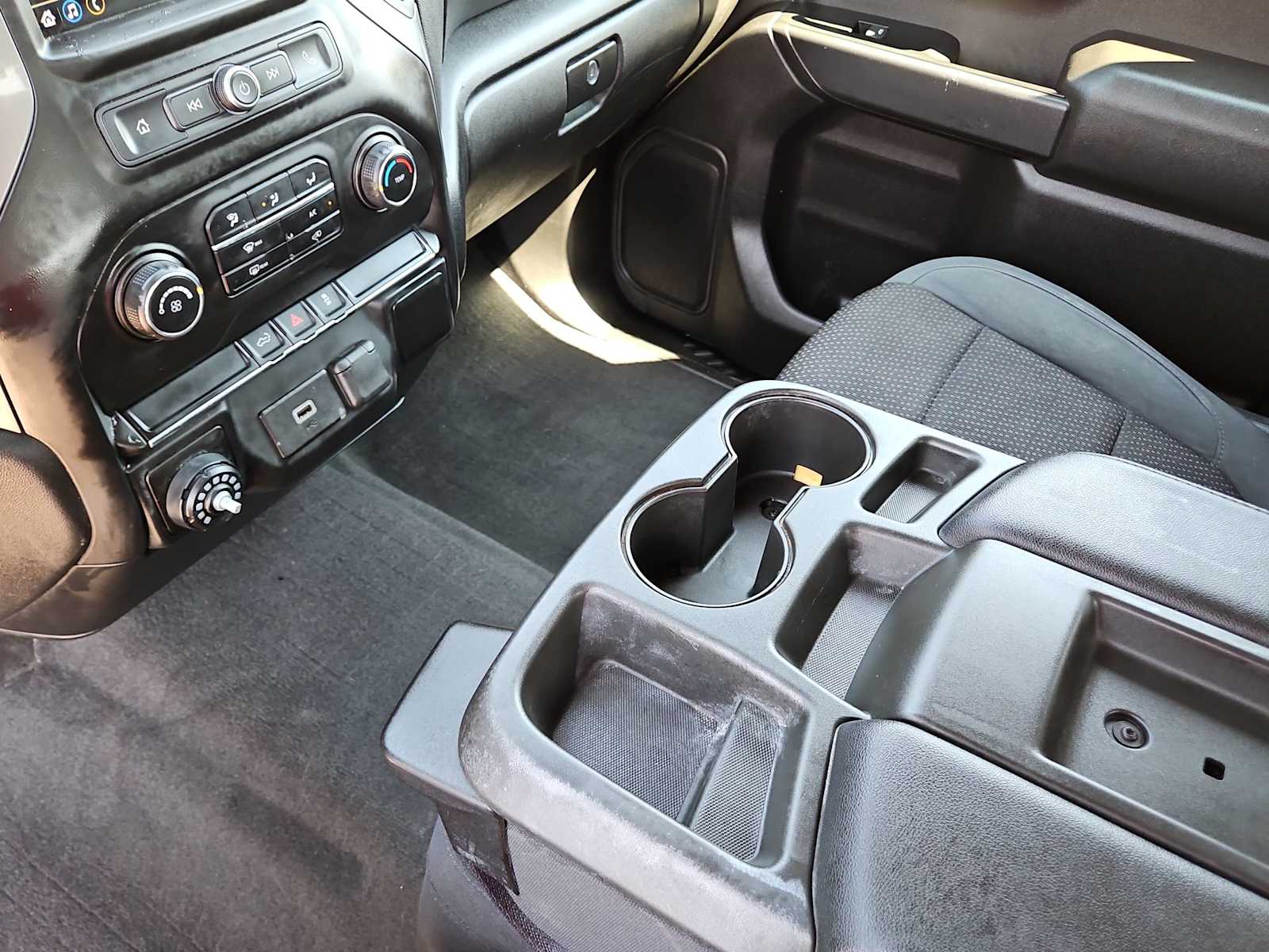 Thumbnail: 2019 Chevrolet Silverado 1500 - 23
