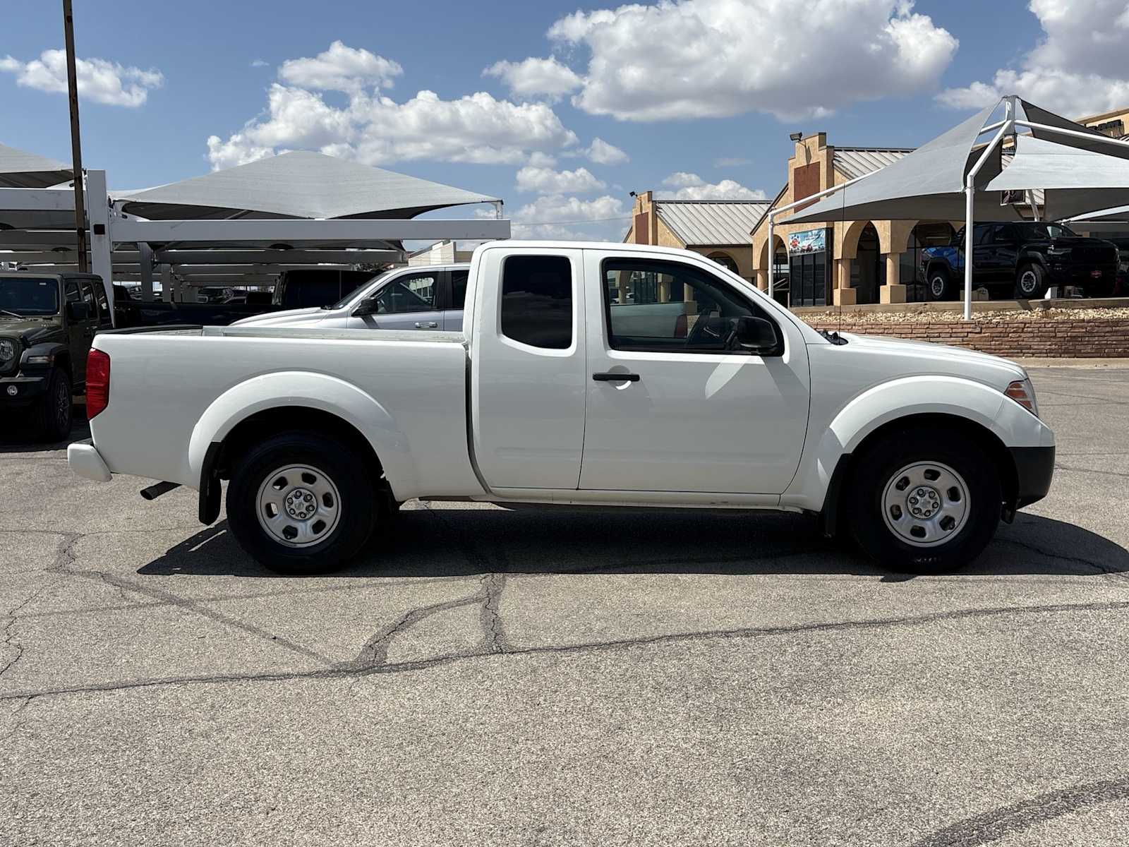 Thumbnail: 2021 Nissan Frontier - 9