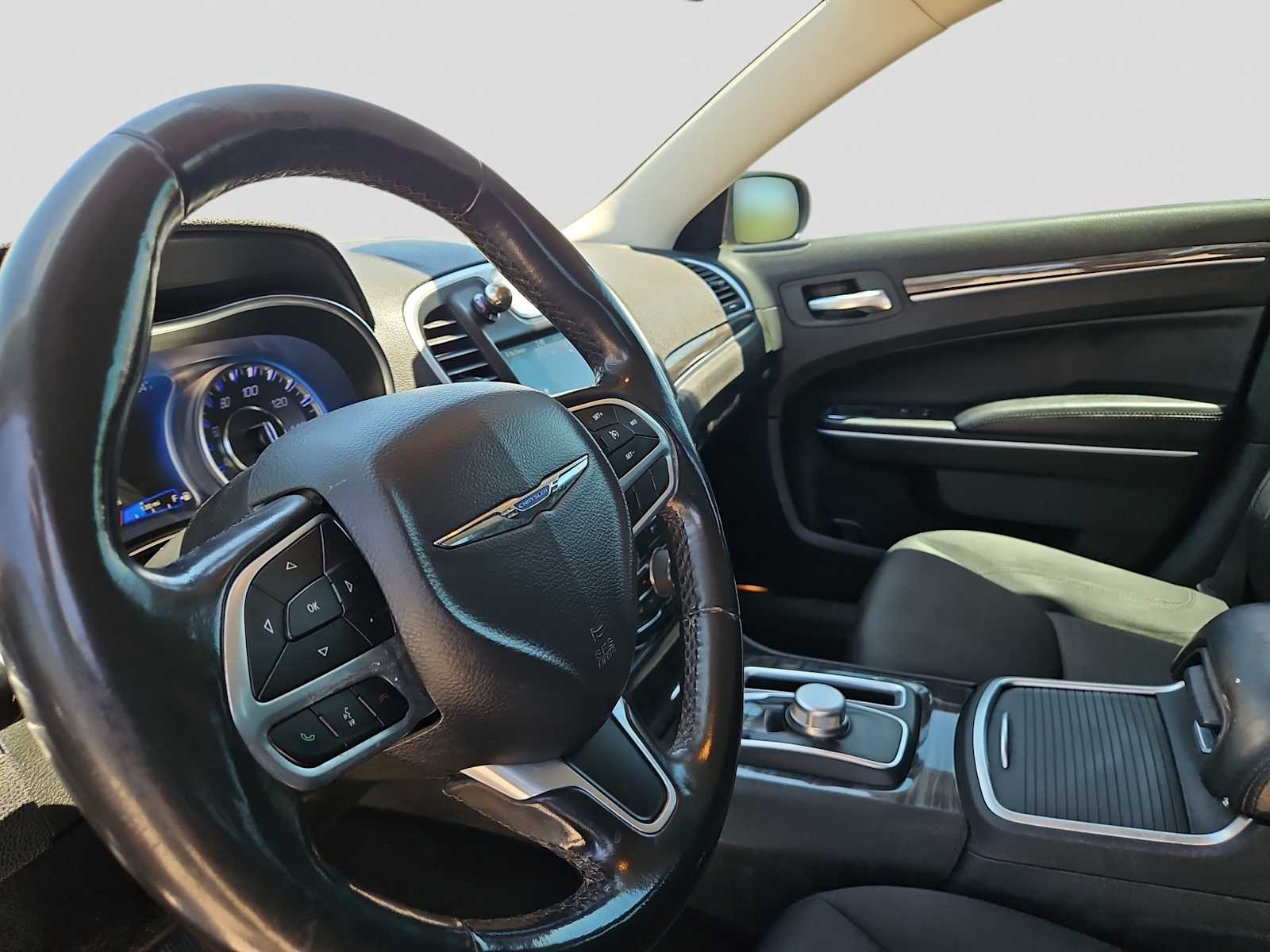 Thumbnail: 2019 Chrysler 300 - 10