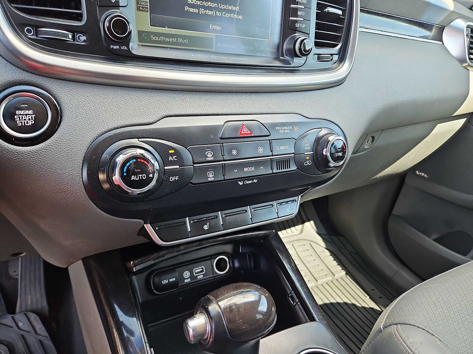 2016 Kia Sorento EX 28