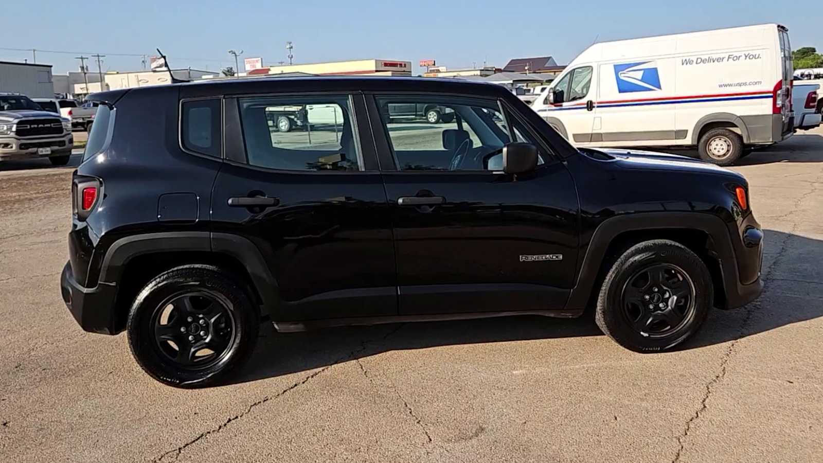 Thumbnail: 2020 Jeep Renegade - 8
