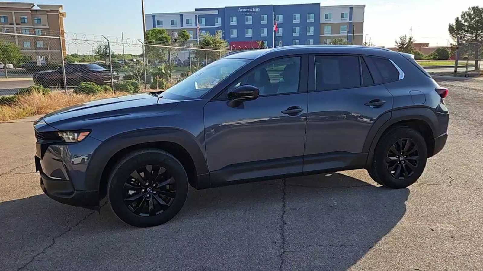 2024 Mazda CX-50 2.5 S Preferred photo 4