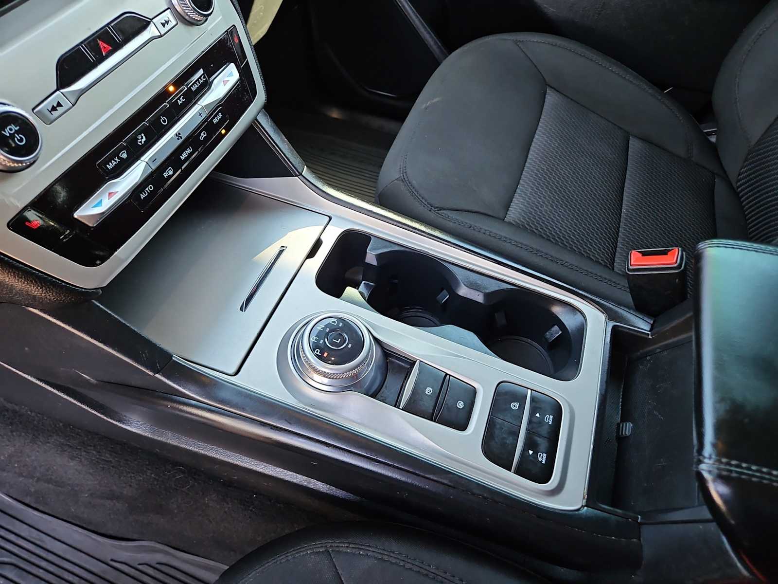 Thumbnail: 2022 Ford Explorer - 20