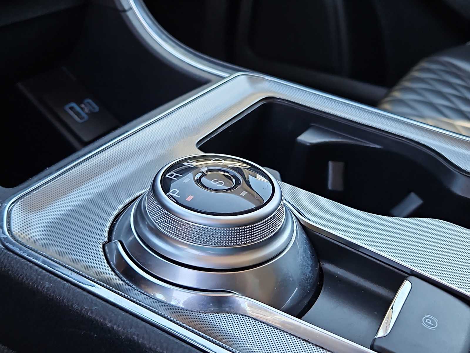 Thumbnail: 2024 Ford Edge - 21