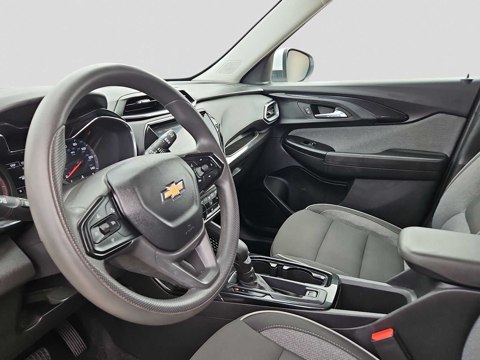 Thumbnail: 2023 Chevrolet TrailBlazer - 10