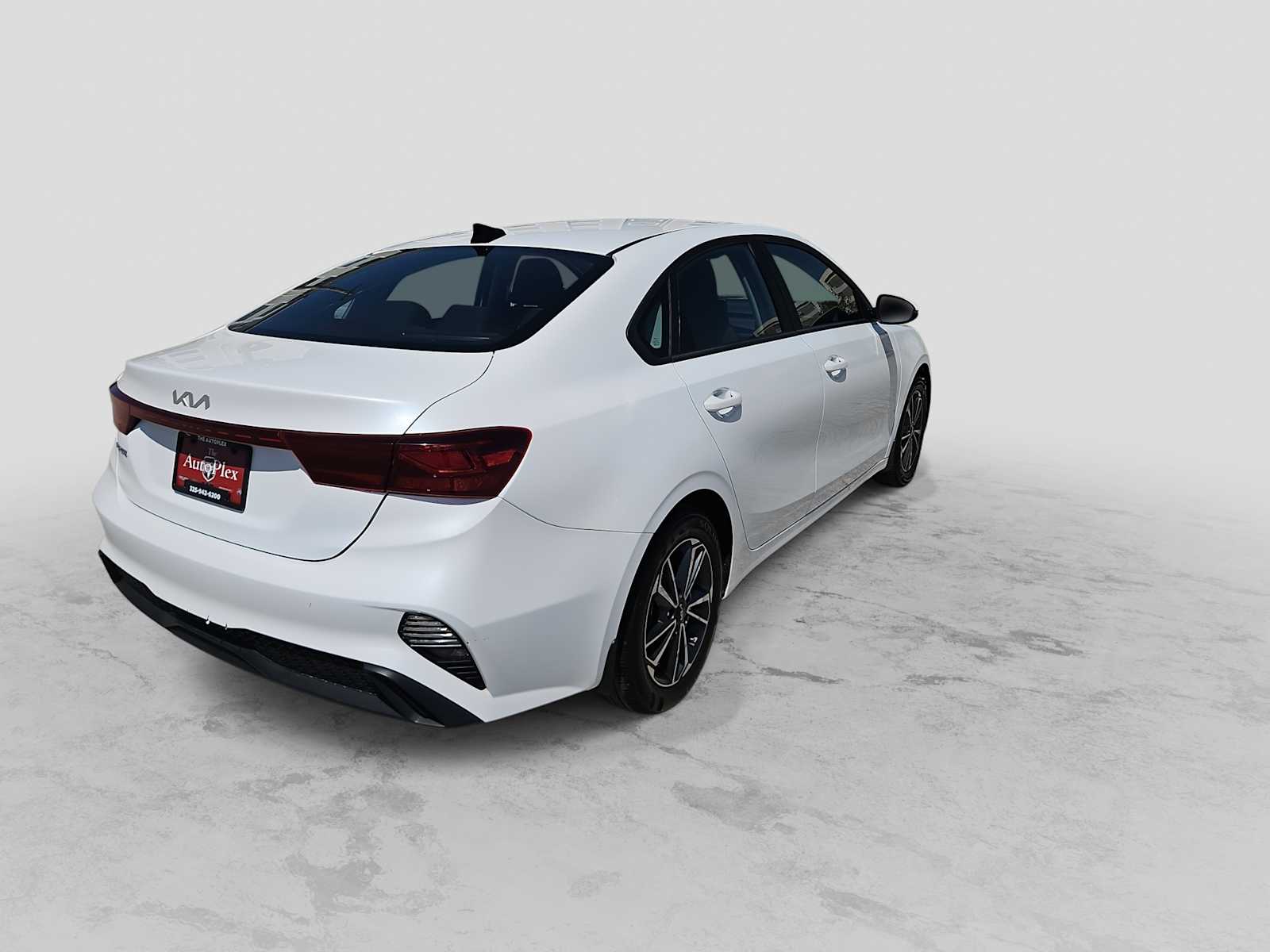 Thumbnail: 2022 Kia Forte - 8