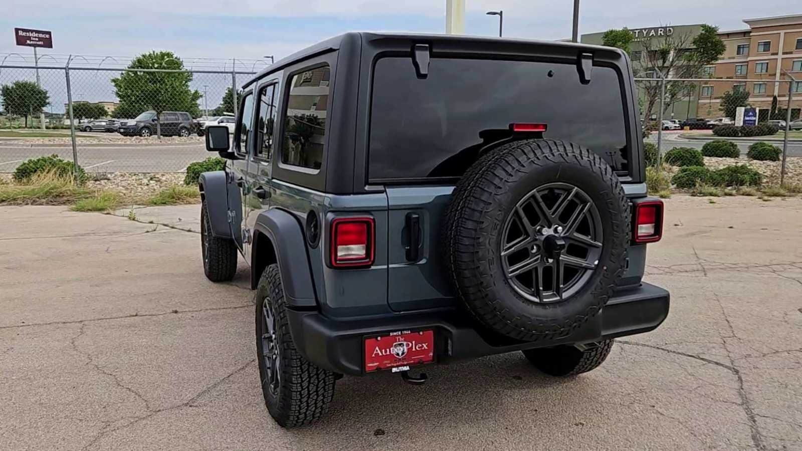 Thumbnail: 2025 Jeep Wrangler - 6