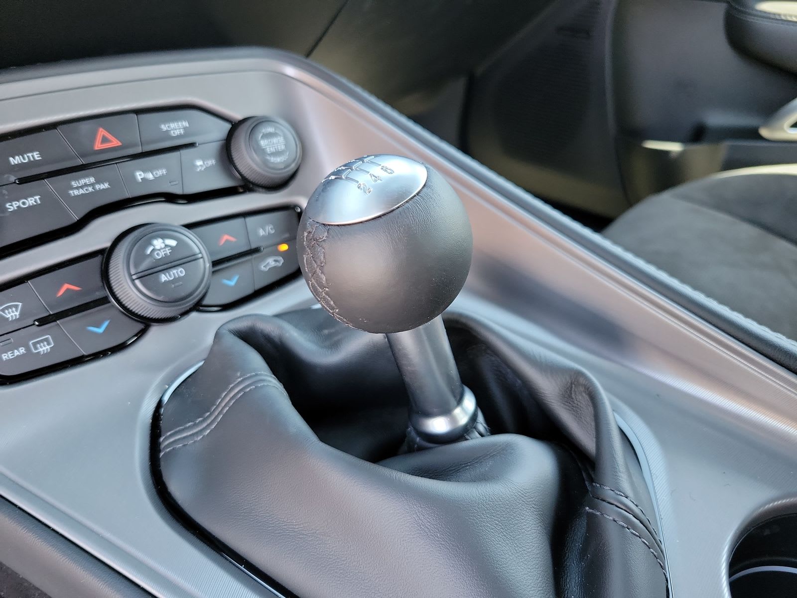 2023 Dodge Challenger R/T 25