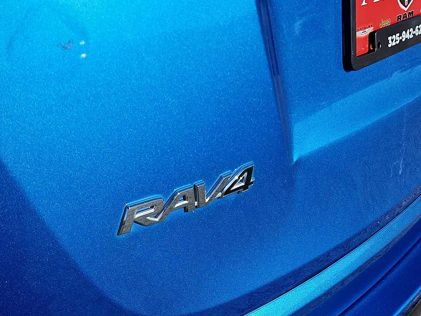 Thumbnail: 2016 Toyota RAV4 - 11