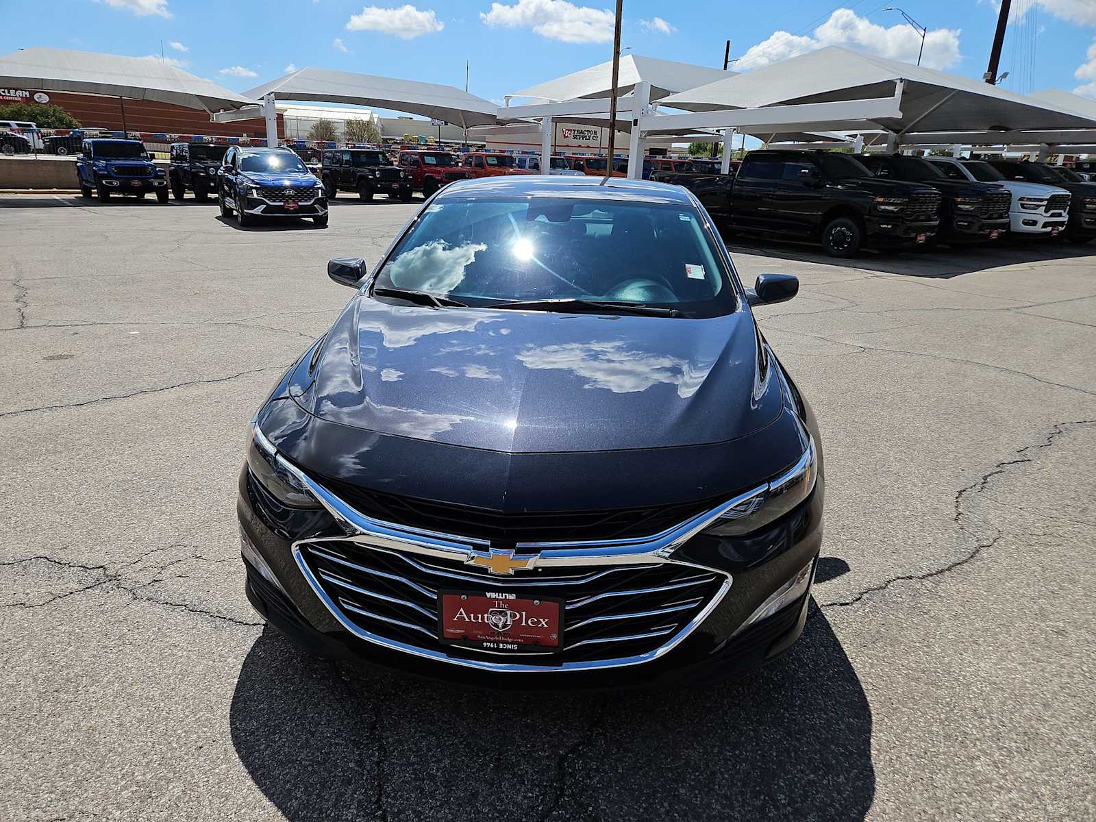Thumbnail: 2023 Chevrolet Malibu - 8