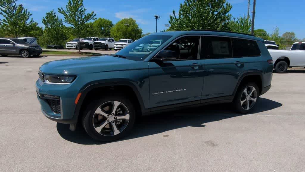 Thumbnail: 2026 Jeep Grand Cherokee L - 4