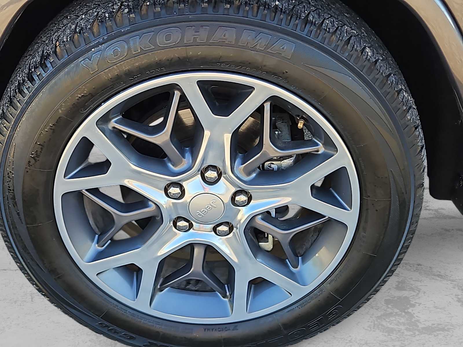 Thumbnail: 2019 Jeep Grand Cherokee - 12