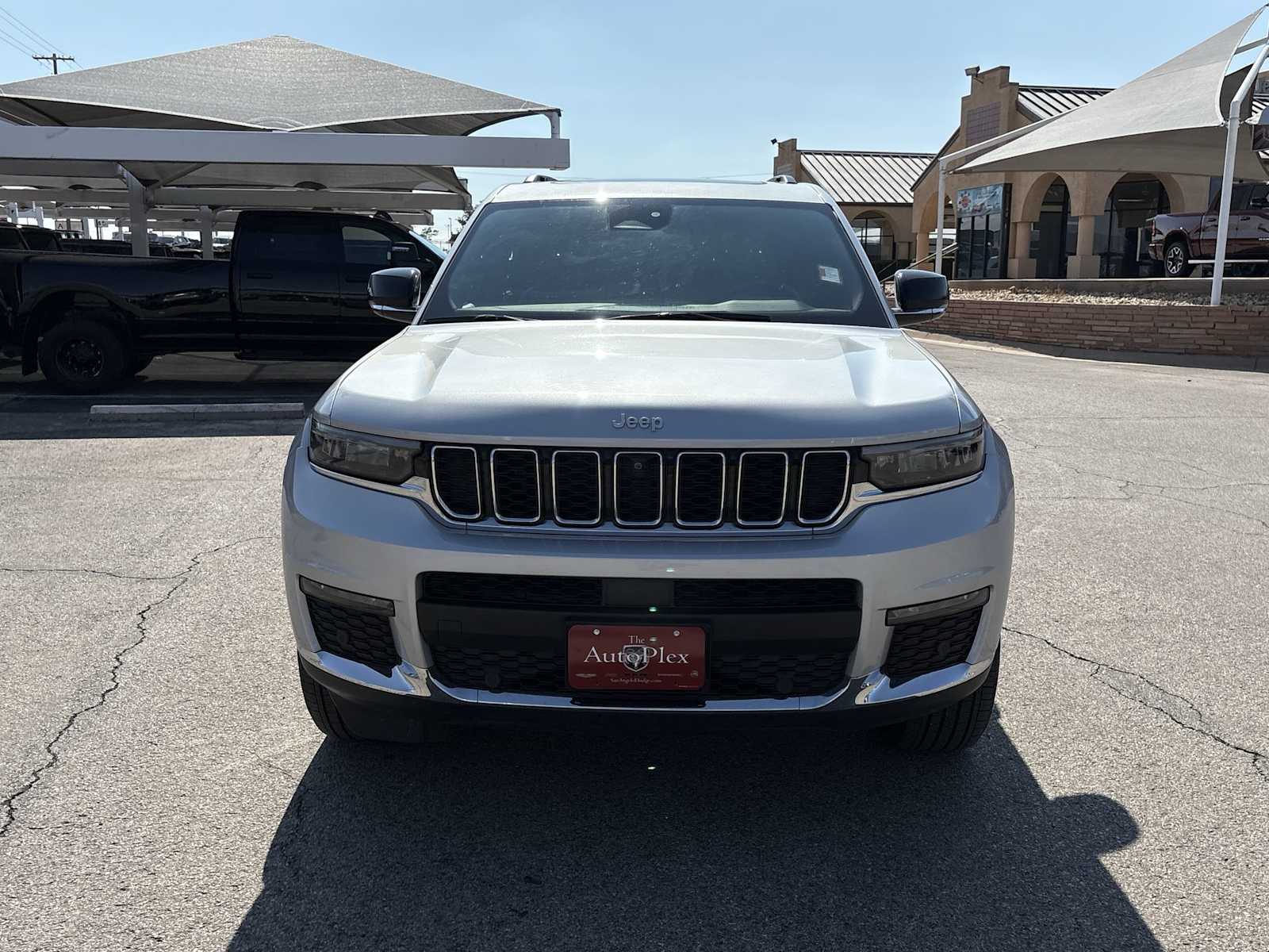Thumbnail: 2024 Jeep Grand Cherokee L - 3