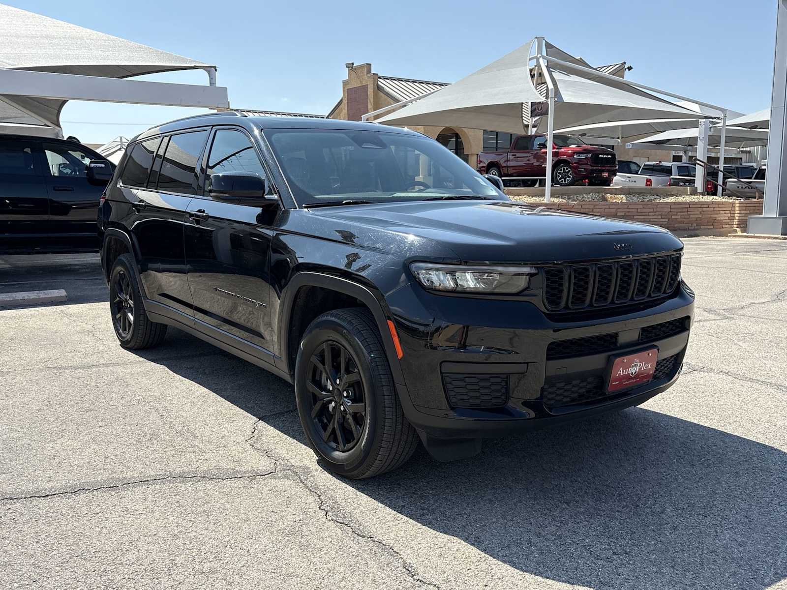 Thumbnail: 2024 Jeep Grand Cherokee L - 2