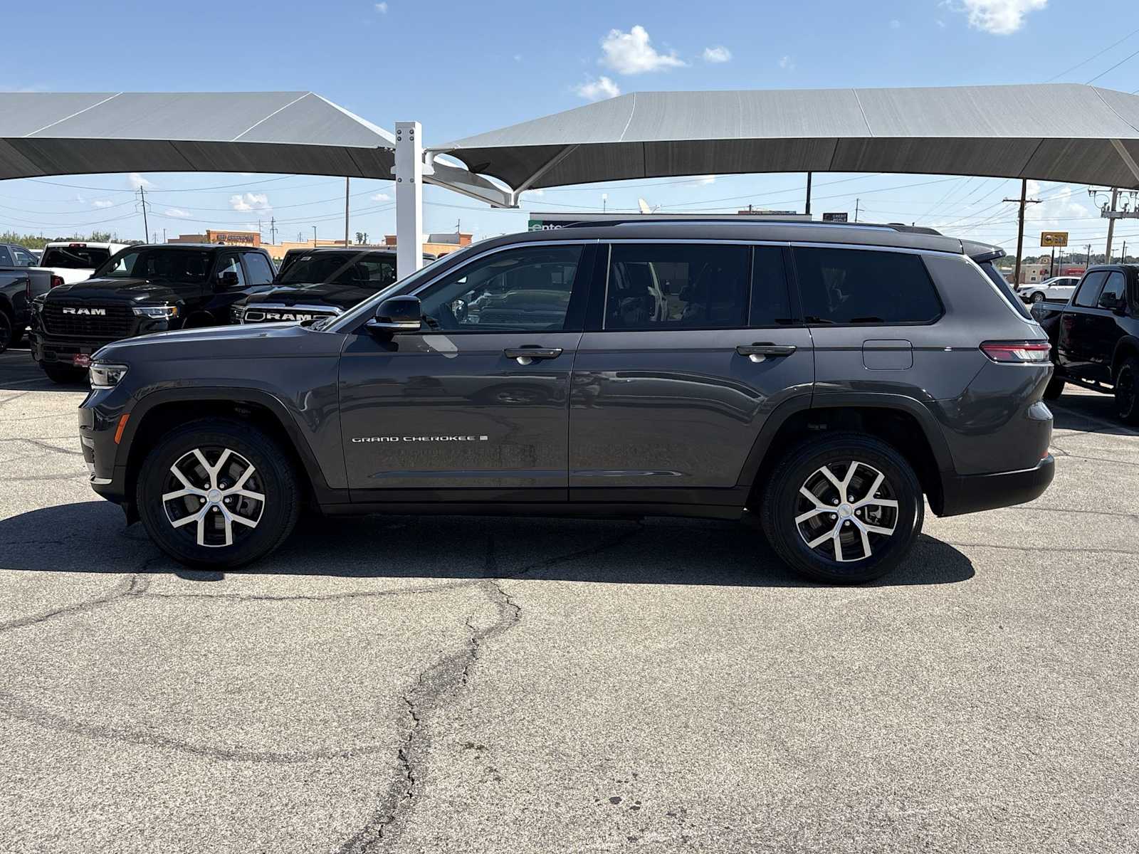 Thumbnail: 2023 Jeep Grand Cherokee - 5