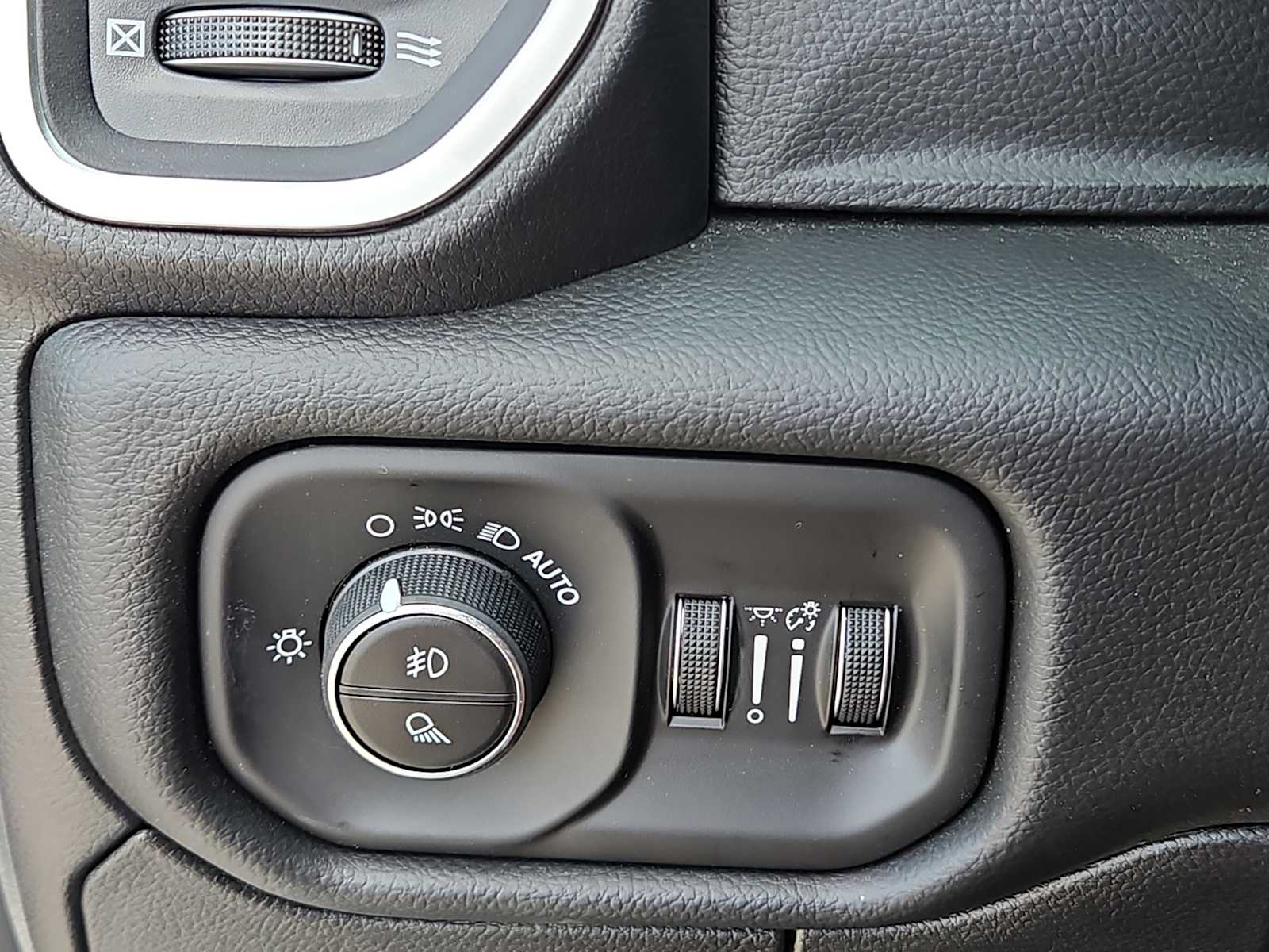 Thumbnail: 2026 RAM 1500 - 21